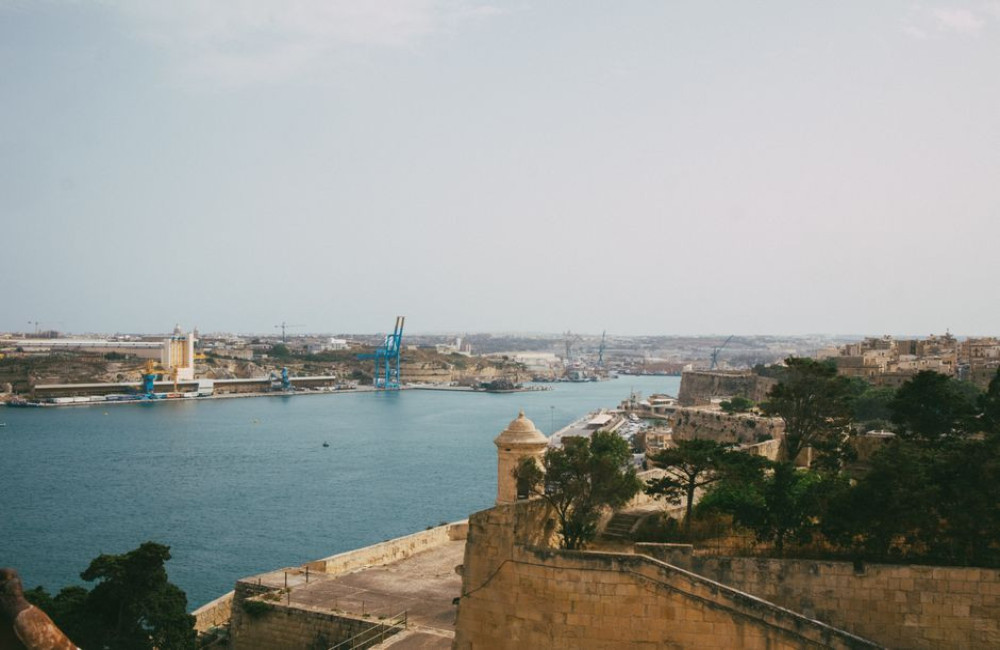 Kun je in november nog zwemmen in zee op Malta en hoe warm is het water dan?