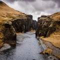 Fjaðrárgljúfur kloof en 5 andere bezienswaardigheden die je niet mag missen in Ijsland