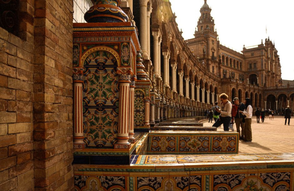 Is augustus te warm voor een stedentrip naar Sevilla en wat zijn de alternatieven