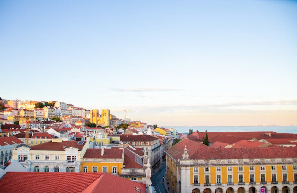 Vliegtickets naar Portugal aan het zoeken? Met deze tips vind je goedkope opties!