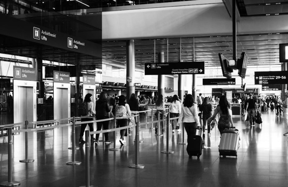 Hoeveel vloeistof mag je meenemen in je handbagage in de zomer van 2026